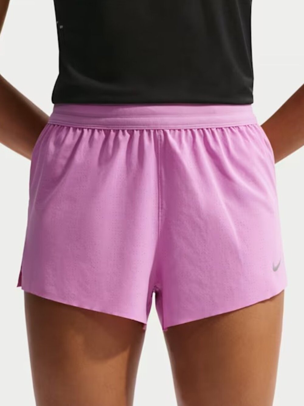 Nike Swift Breathe Short in Light Magenta (S)